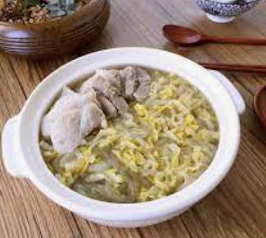 Sliced Pork with Sauerkraut Hotpot (酸菜白肉)